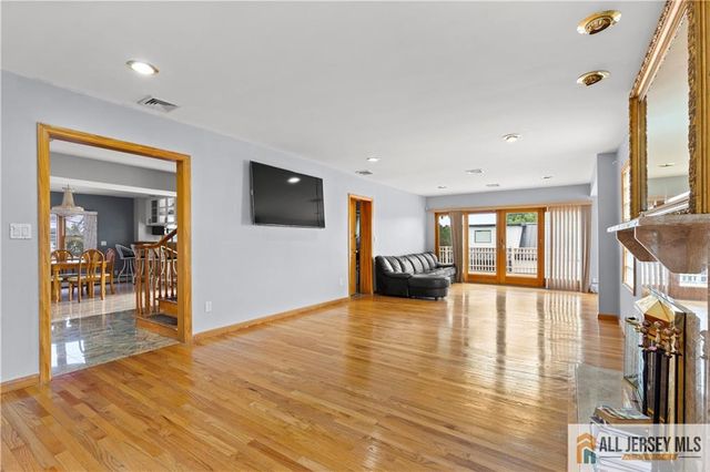 65 Livingston Avenue, Kearny, NJ 07032