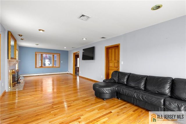 65 Livingston Avenue, Kearny, NJ 07032