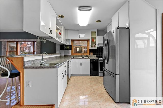 65 Livingston Avenue, Kearny, NJ 07032