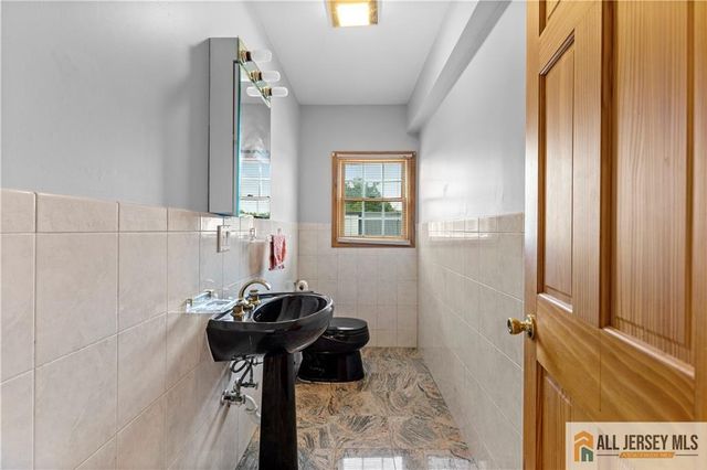 65 Livingston Avenue, Kearny, NJ 07032