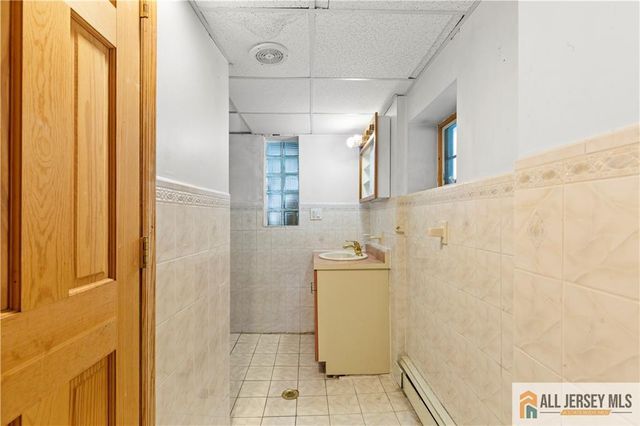 65 Livingston Avenue, Kearny, NJ 07032