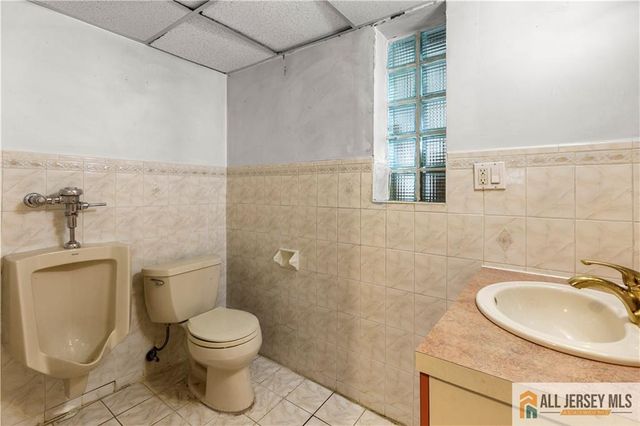 65 Livingston Avenue, Kearny, NJ 07032