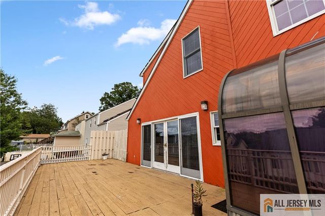 65 Livingston Avenue, Kearny, NJ 07032