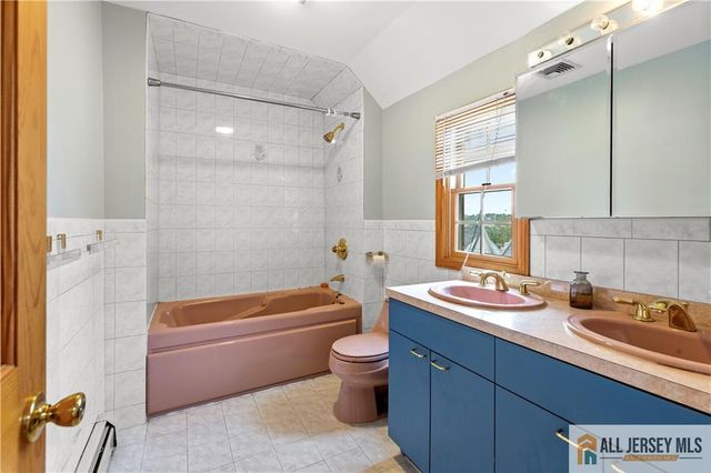 65 Livingston Avenue, Kearny, NJ 07032