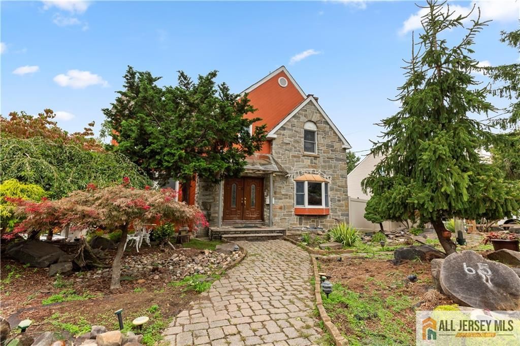 65 Livingston Avenue, Kearny, NJ 07032