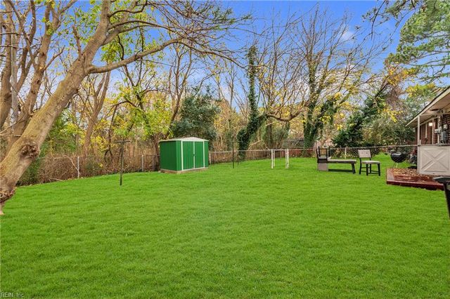 2001 Chesapeake DR A, Chesapeake, VA 23324