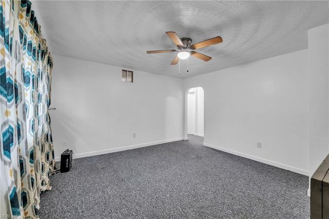 2001 Chesapeake DR A, Chesapeake, VA 23324