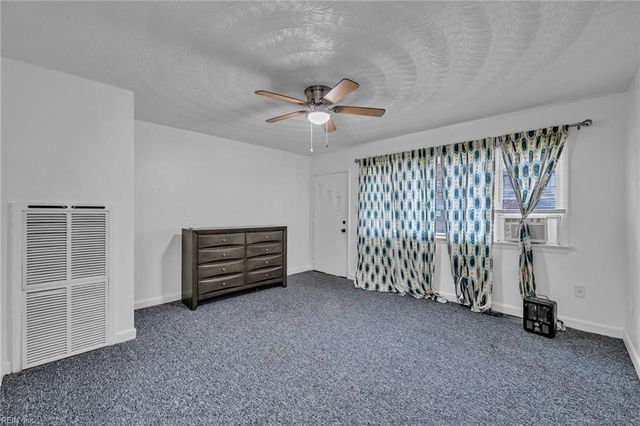 2001 Chesapeake DR A, Chesapeake, VA 23324