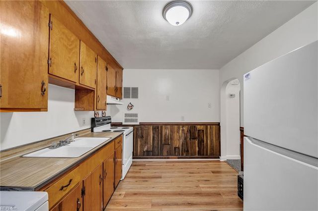 2001 Chesapeake DR A, Chesapeake, VA 23324