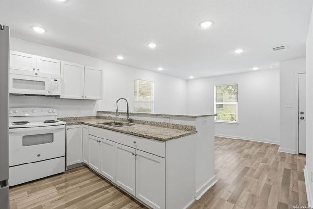 1522 S Elmendorf, San Antonio, TX 78207