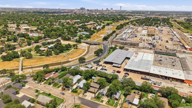 1522 S Elmendorf, San Antonio, TX 78207