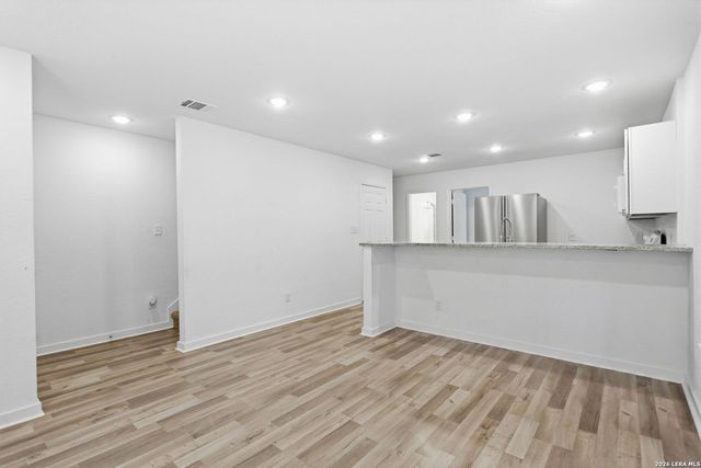 1522 S Elmendorf, San Antonio, TX 78207