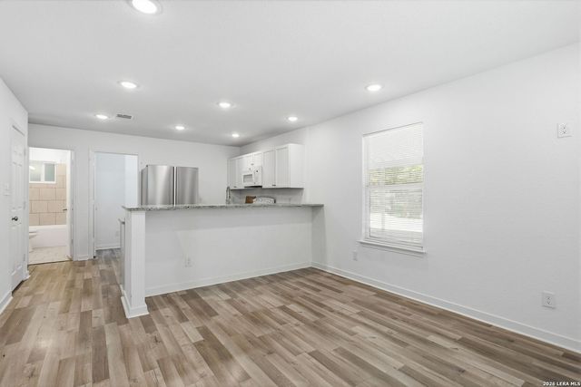 1522 S Elmendorf, San Antonio, TX 78207