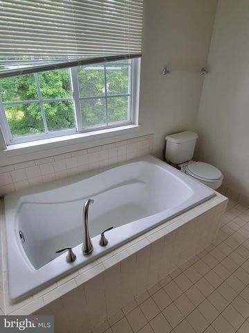 43052 CANDLEWICK SQ, Leesburg, VA 20176