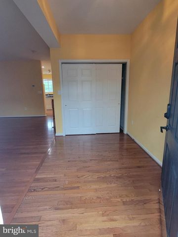 43052 CANDLEWICK SQ, Leesburg, VA 20176