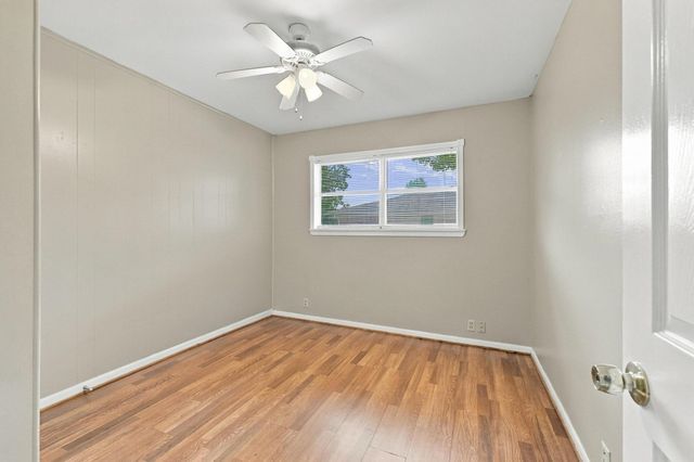 1111 Elmwood Street, Gainesville, TX 76240