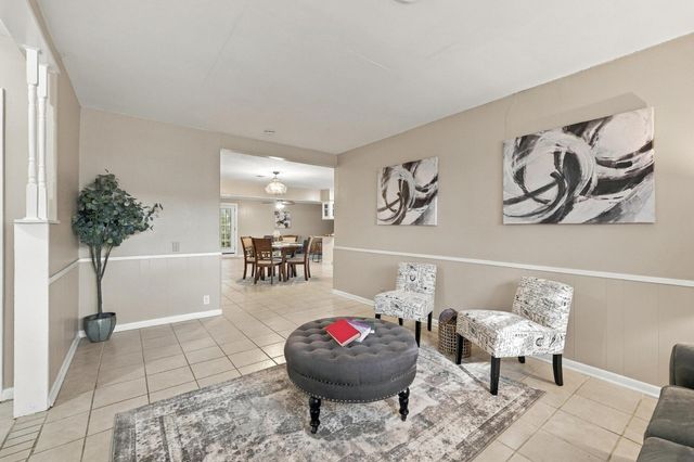 1111 Elmwood Street, Gainesville, TX 76240