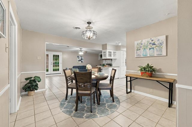 1111 Elmwood Street, Gainesville, TX 76240