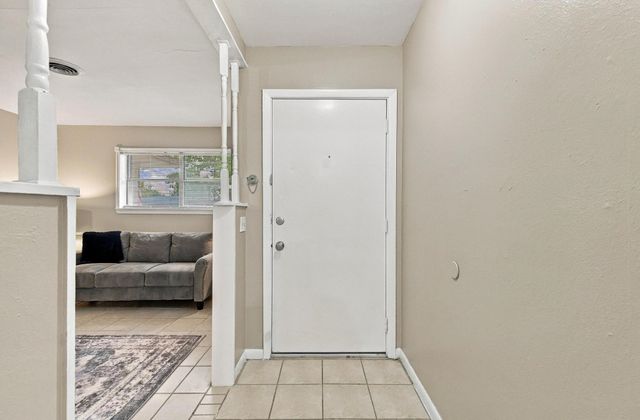 1111 Elmwood Street, Gainesville, TX 76240
