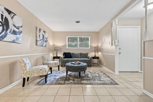 1111 Elmwood Street, Gainesville, TX 76240