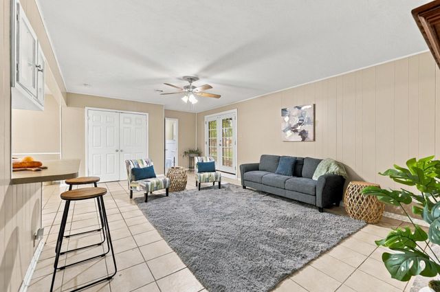 1111 Elmwood Street, Gainesville, TX 76240