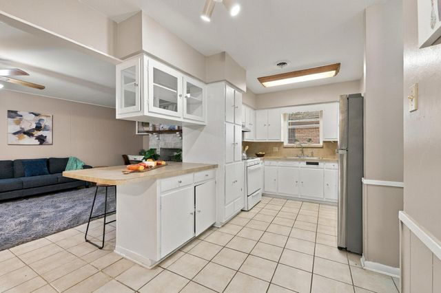 1111 Elmwood Street, Gainesville, TX 76240