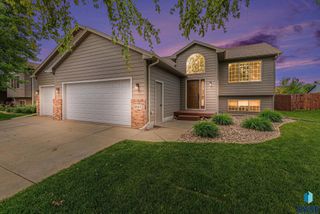 5547 S WEXFORD Ct, Sioux Falls, SD 57106