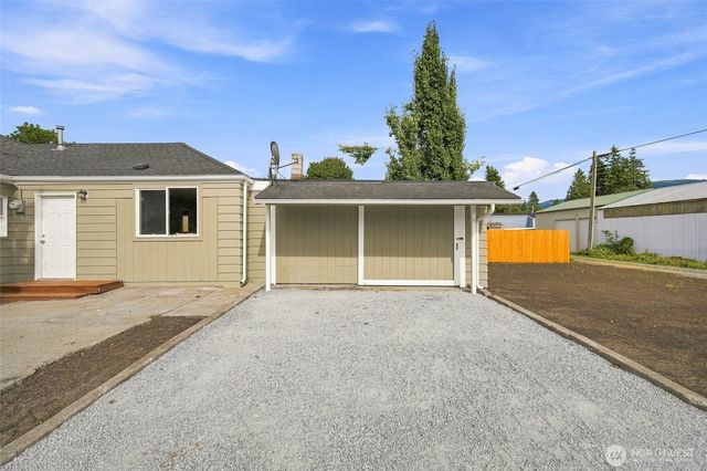 901 11th Street, Sedro Woolley, WA 98284