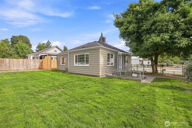 901 11th Street, Sedro Woolley, WA 98284