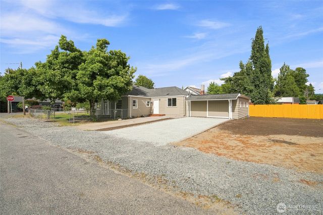 901 11th Street, Sedro Woolley, WA 98284
