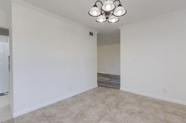 9410 Live Oak Pl 203, Davie, FL 33324