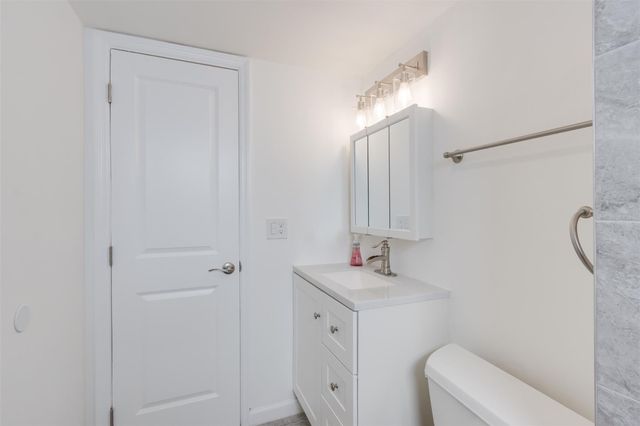 9410 Live Oak Pl 203, Davie, FL 33324