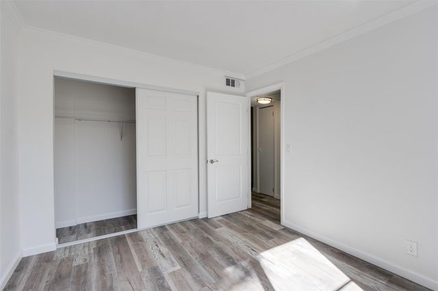 9410 Live Oak Pl 203, Davie, FL 33324