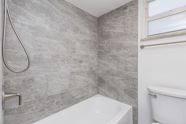 9410 Live Oak Pl 203, Davie, FL 33324