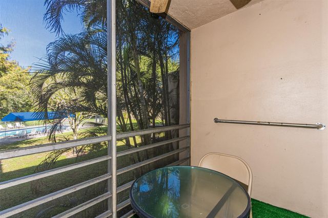 9410 Live Oak Pl 203, Davie, FL 33324