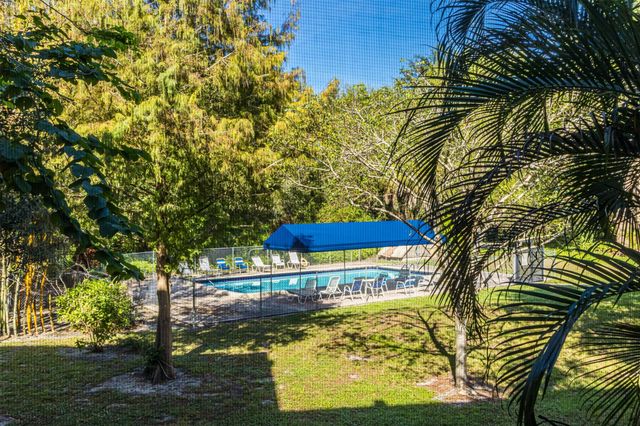 9410 Live Oak Pl 203, Davie, FL 33324