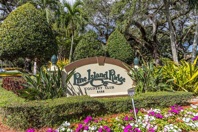 9410 Live Oak Pl 203, Davie, FL 33324