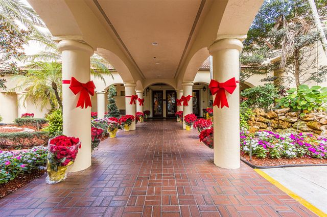 9410 Live Oak Pl 203, Davie, FL 33324