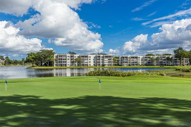 9410 Live Oak Pl 203, Davie, FL 33324