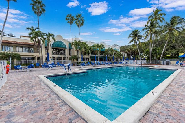 9410 Live Oak Pl 203, Davie, FL 33324