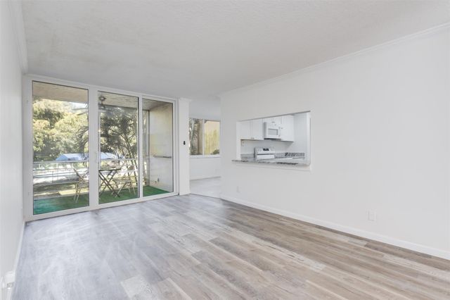 9410 Live Oak Pl 203, Davie, FL 33324