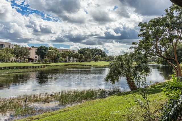 9410 Live Oak Pl 203, Davie, FL 33324