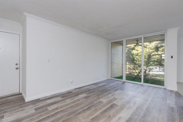 9410 Live Oak Pl 203, Davie, FL 33324