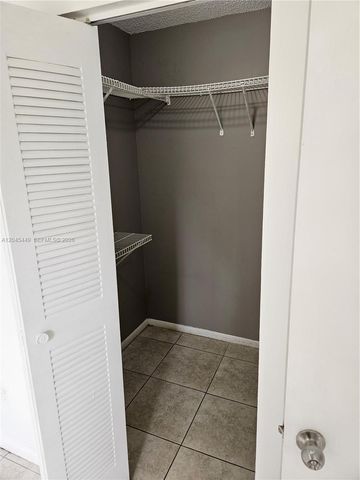 18306 NW 68th Ave H, Hialeah, FL 33015