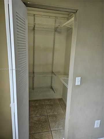 18306 NW 68th Ave H, Hialeah, FL 33015