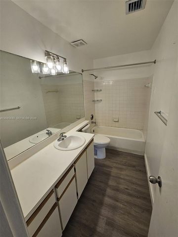 18306 NW 68th Ave H, Hialeah, FL 33015