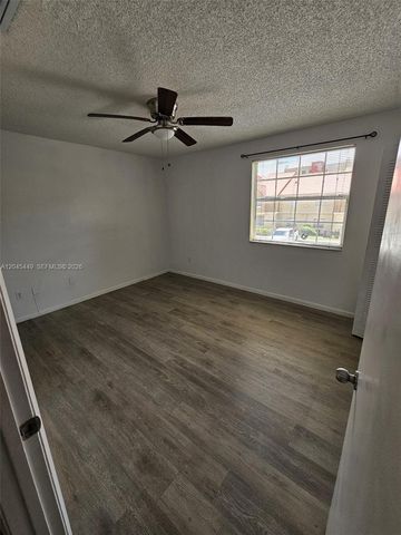 18306 NW 68th Ave H, Hialeah, FL 33015