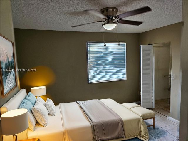18306 NW 68th Ave H, Hialeah, FL 33015