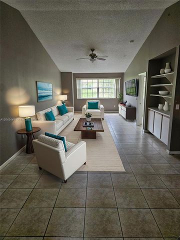 18306 NW 68th Ave H, Hialeah, FL 33015