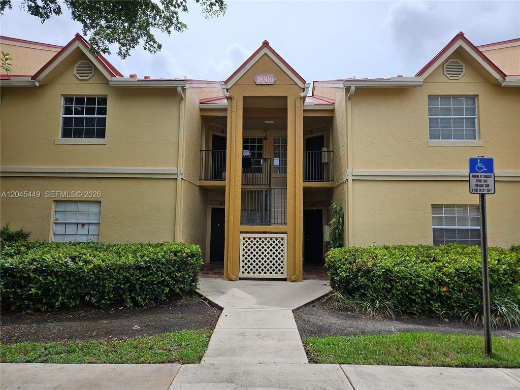 18306 NW 68th Ave H, Hialeah, FL 33015